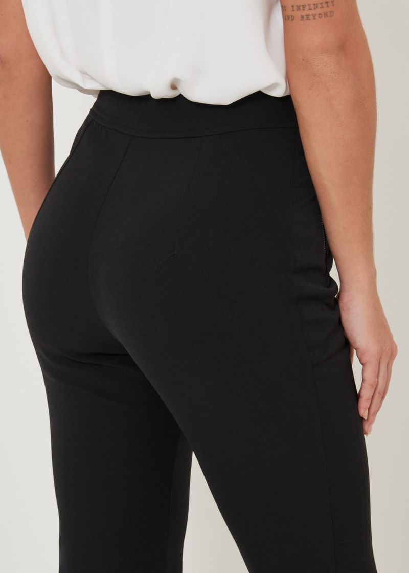 Calça boot cut com detalhe hot sale de zíper