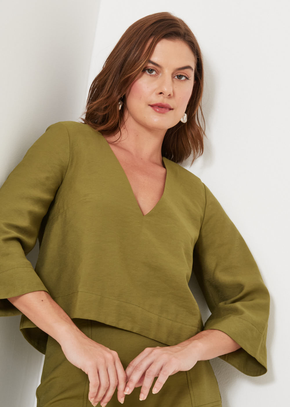 26.40.3201MIL BLUSA ALFAIATARIA DETALHE VAZADO COSTAS