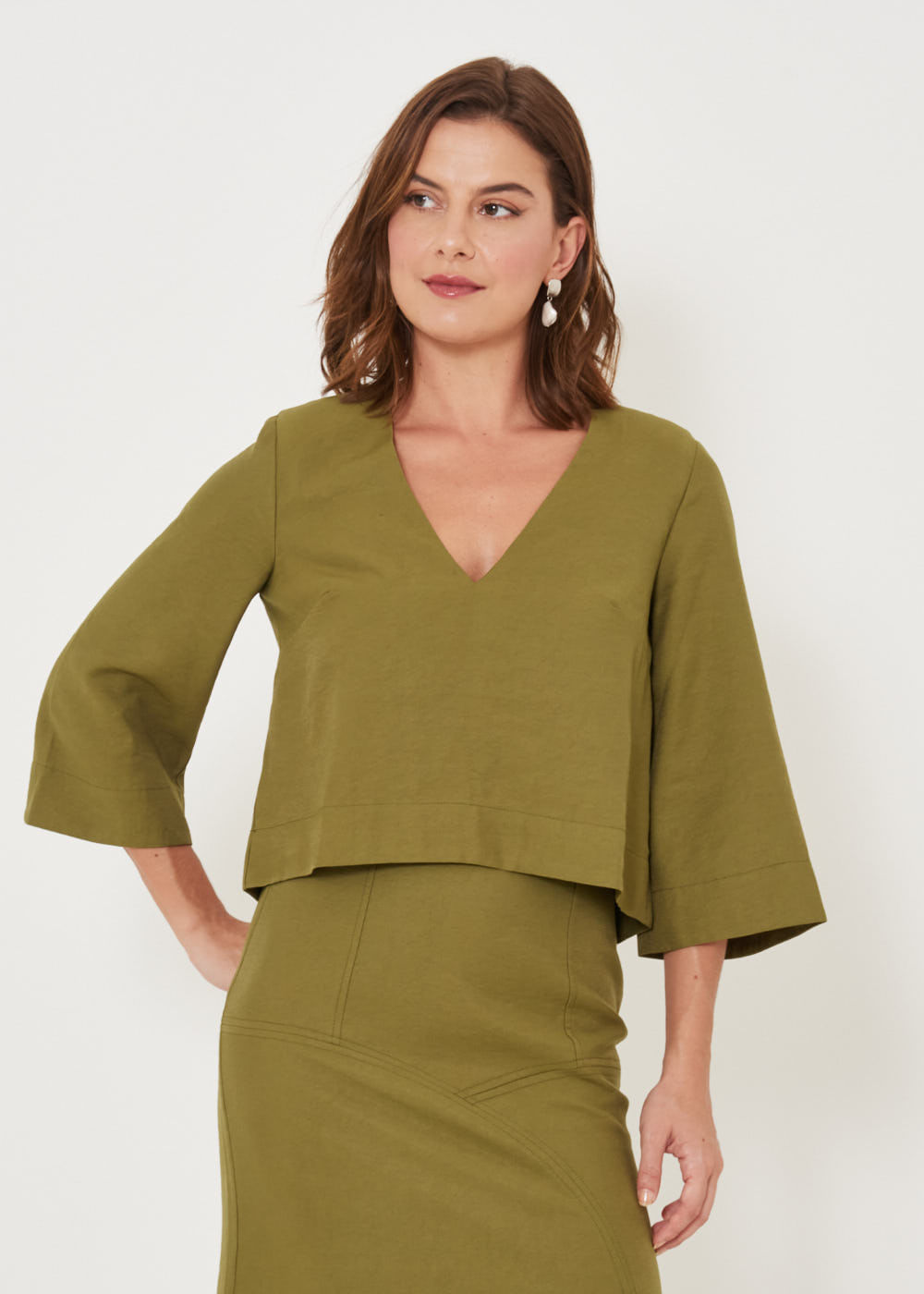 26.40.3201MIL BLUSA ALFAIATARIA DETALHE VAZADO COSTAS