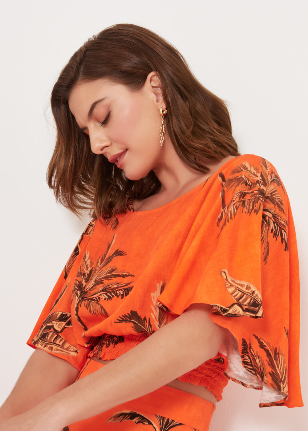 57.20.3204EST BLUSA MANGA SINO ESTAMPA COQUEIRO TROPICAL