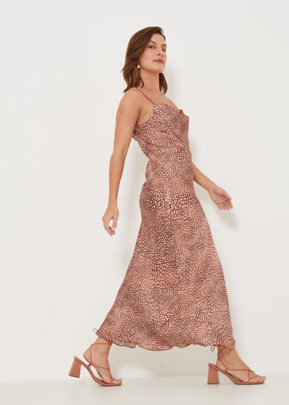 53.50.3212EST VESTIDO DECOTE DEGAGÊ ESTAMPA MINI PINCELADAS