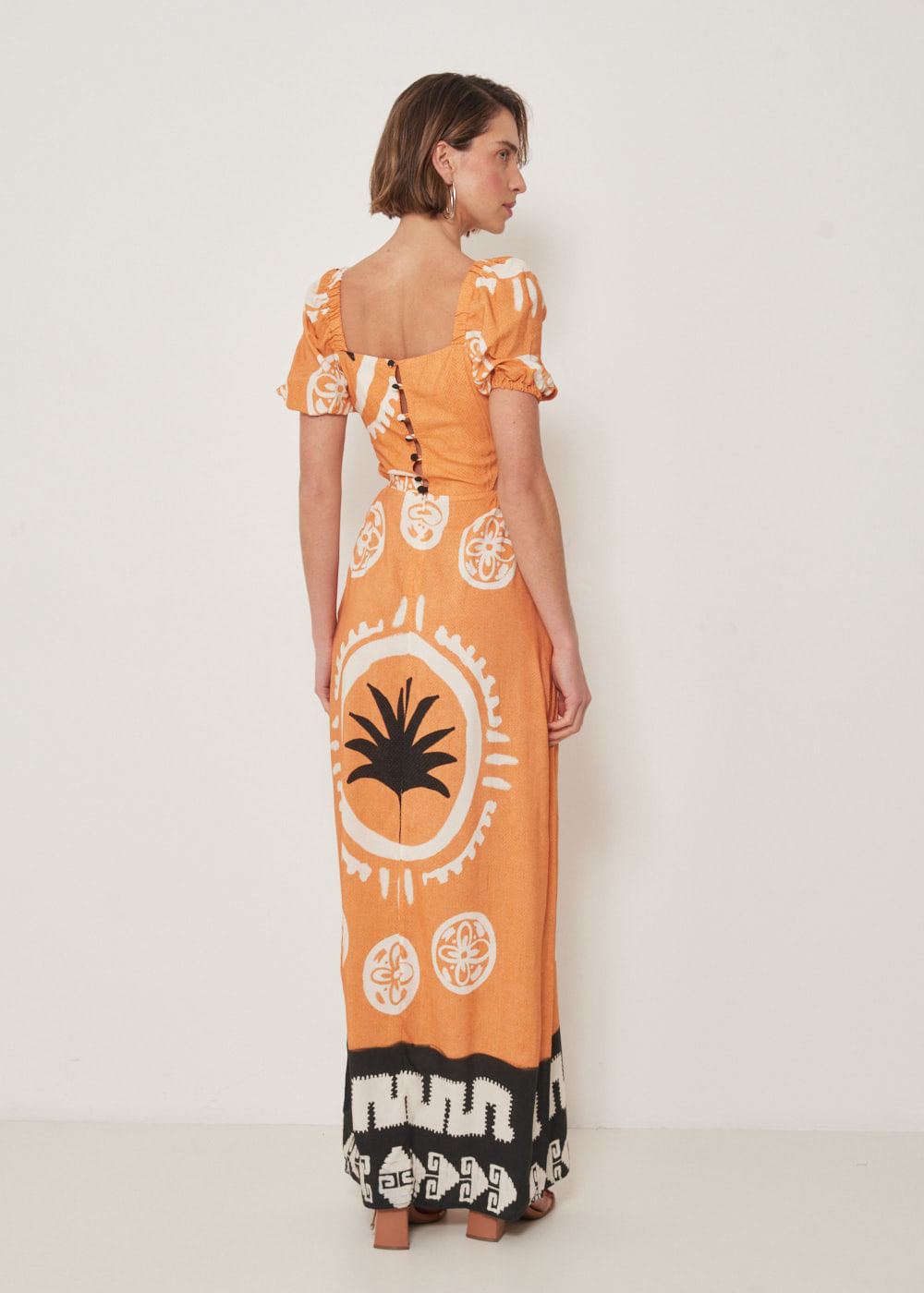 53.50.7010EST VESTIDO LONGO DECOTE QUADRADO ESTAMPA ÉTNICA