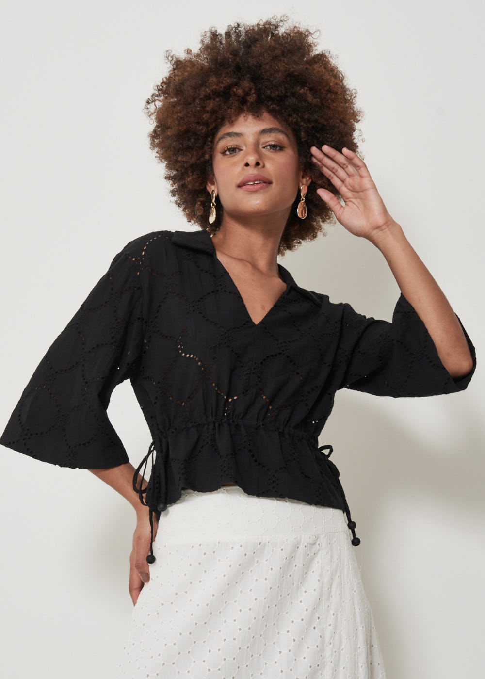 57.70.3201PTO BLUSA  LAISE M/C DECOTE V AMARRAÇÃO