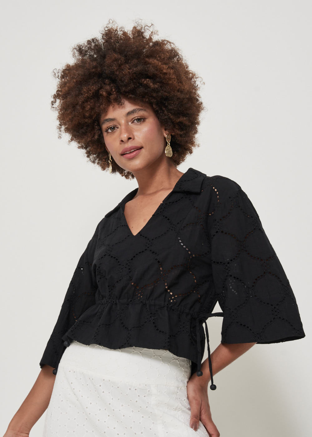 57.70.3201PTO BLUSA  LAISE M/C DECOTE V AMARRAÇÃO