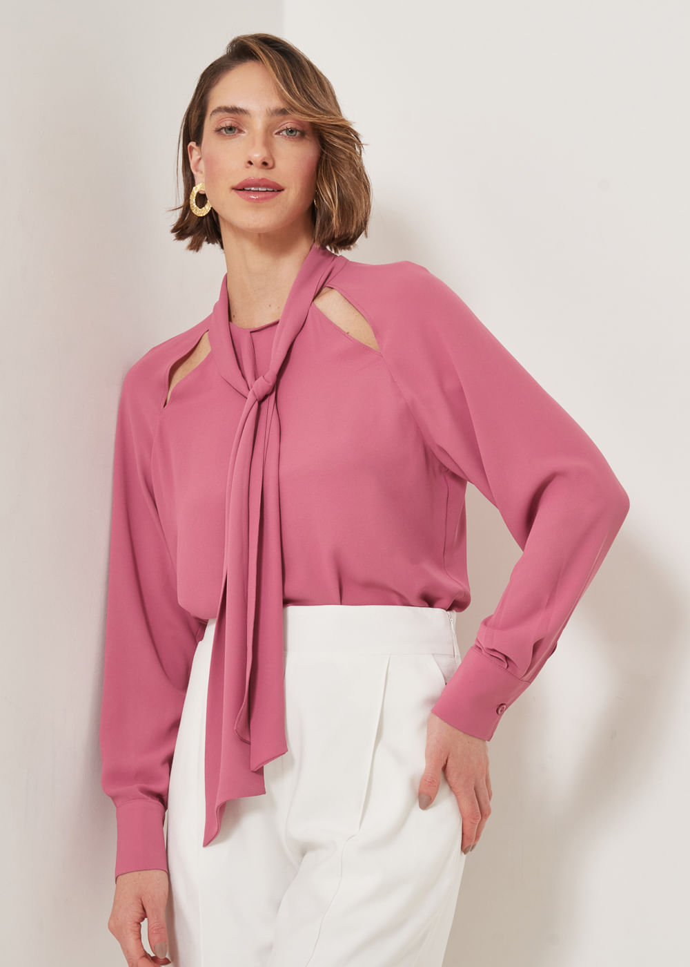 56.40.3206MTL BLUSA CHIFFON DECOTE FAIXA AMARRAÇÃO