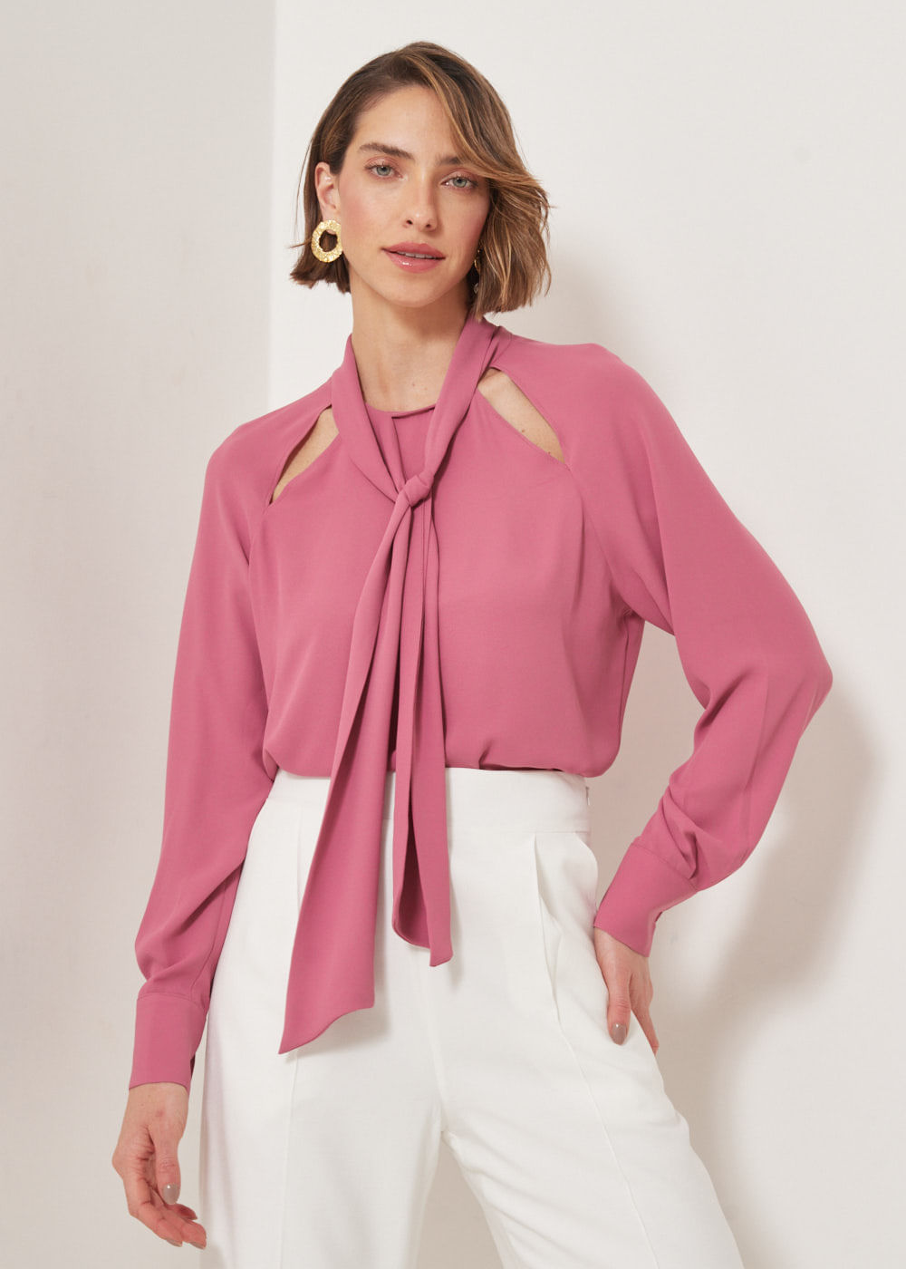 56.40.3206MTL BLUSA CHIFFON DECOTE FAIXA AMARRAÇÃO