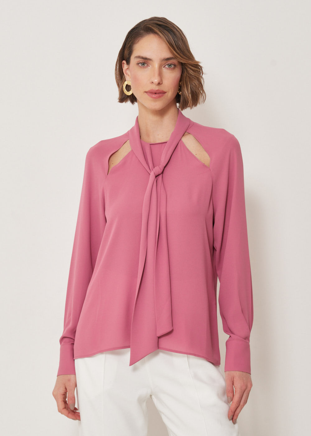 56.40.3206MTL BLUSA CHIFFON DECOTE FAIXA AMARRAÇÃO