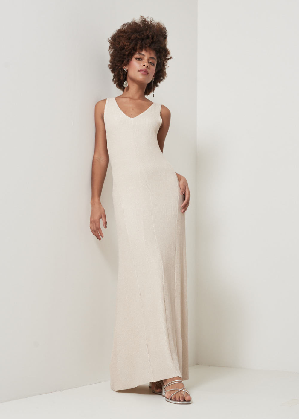 63.40.3211OFW VESTIDO LONGO DE MALHA LUREX DECOTE V