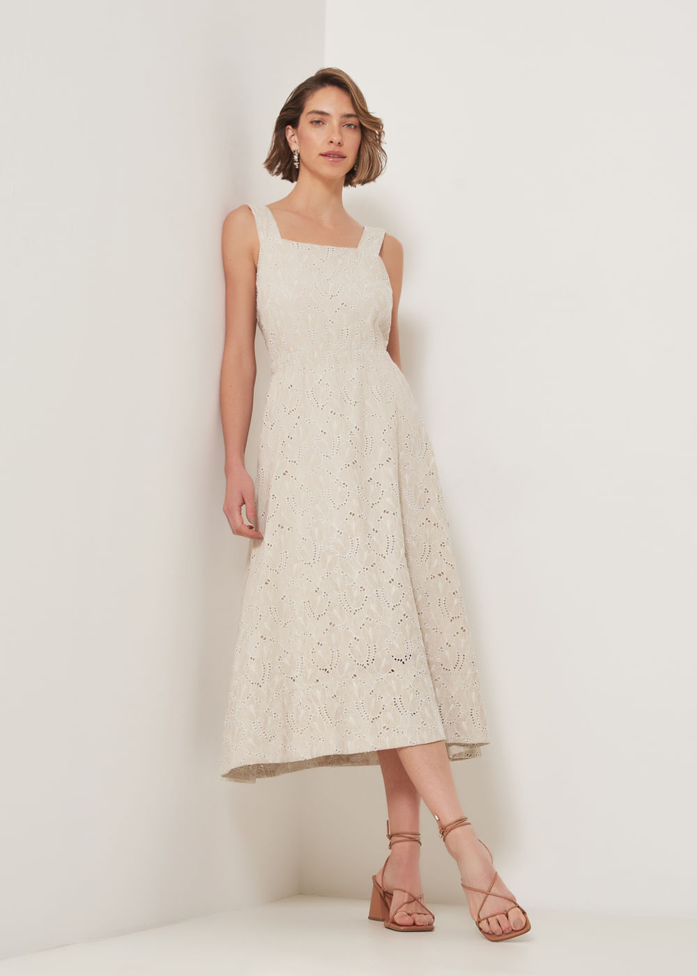 53.00.3201NAT VESTIDO MIDI REGATA BORDADO
