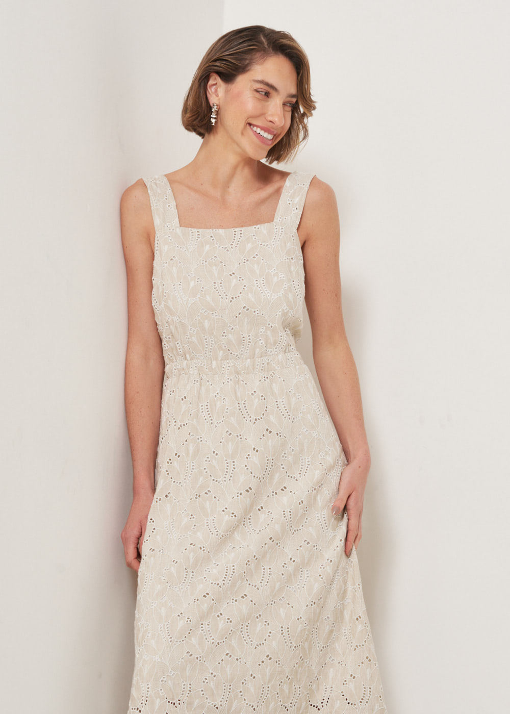 53.00.3201NAT VESTIDO MIDI REGATA BORDADO