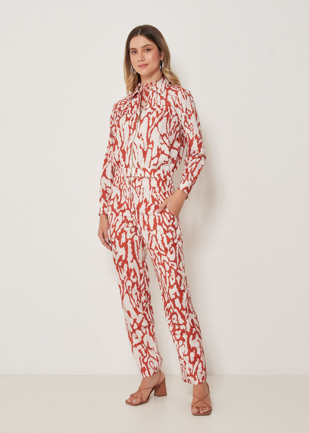 52.21.3205EST CALÇA RETA ESTAMPA WILD SPIRIT