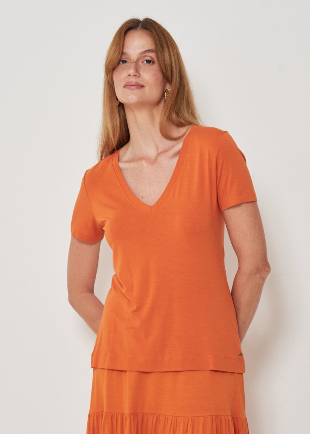 67.10.3208MNG T-SHIRT MALHA BÁSICA DECOTE V