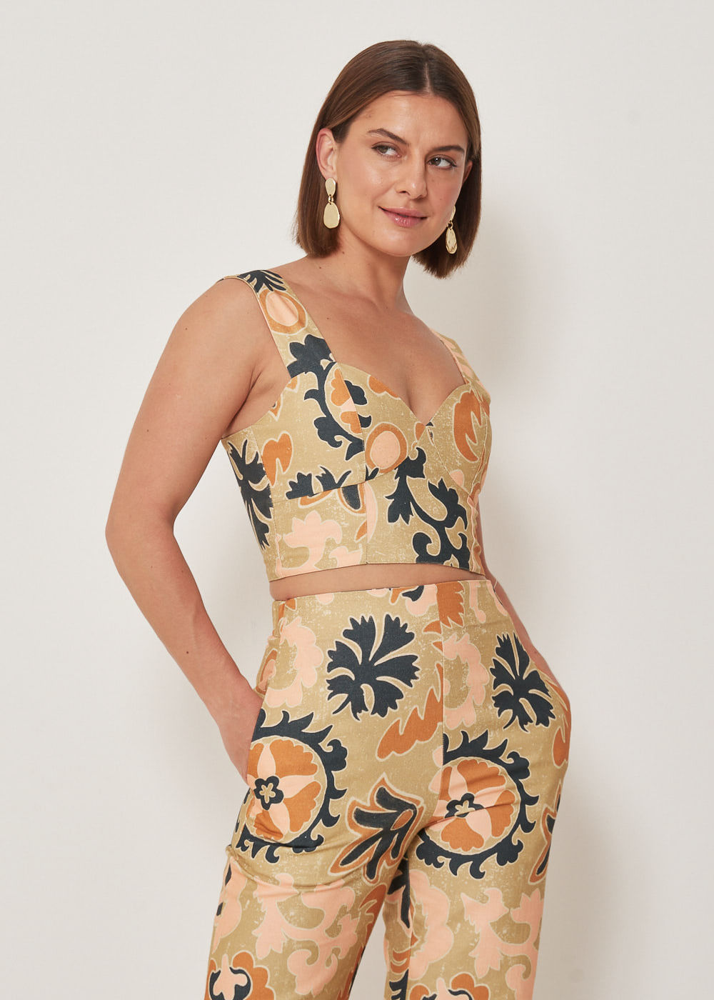 59.60.3303EST CROPPED DECOTE CORAÇÃO ESTAMPA MANDALA