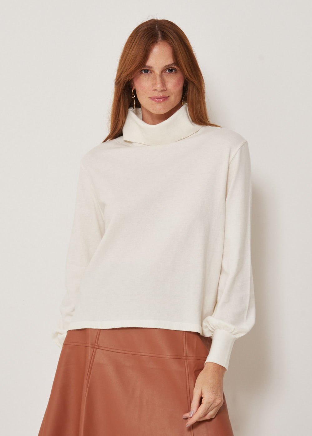46.10.3301OFW BLUSA TRICOT GOLA ALTA ESSENCIAL