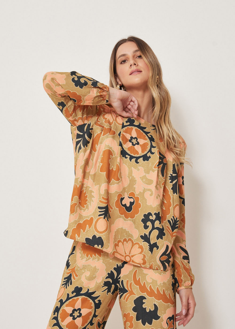 56.20.3301EST BLUSA MG LONGA PREGAS ESTAMPA MANDALA