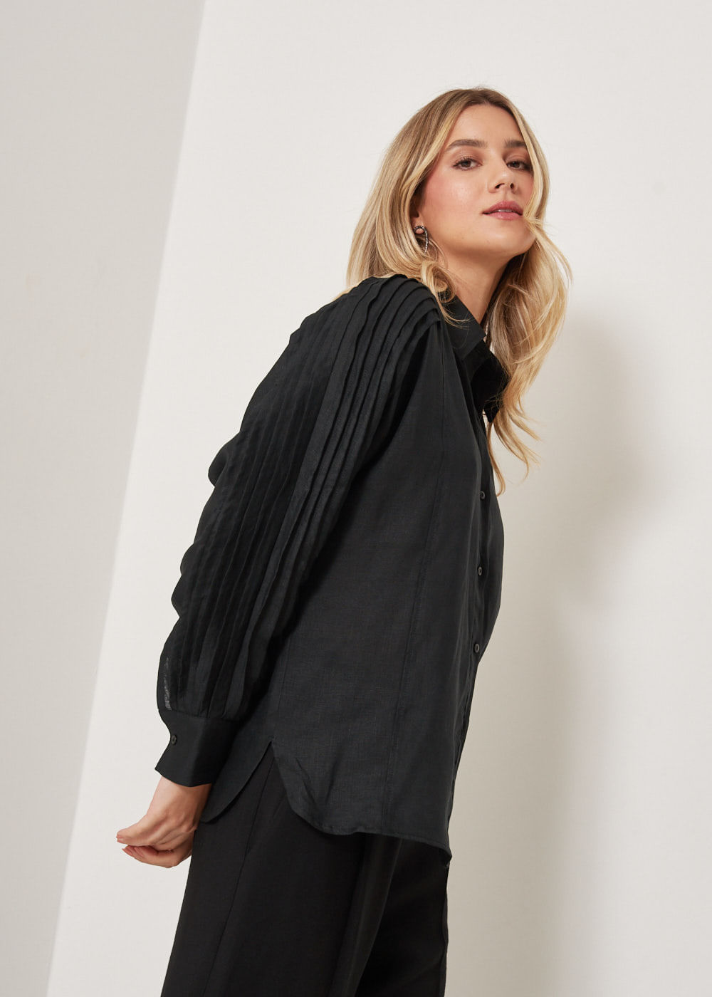 55.40.3301PTO CAMISA M/L DETALHE PREGAS - HIGHLINE