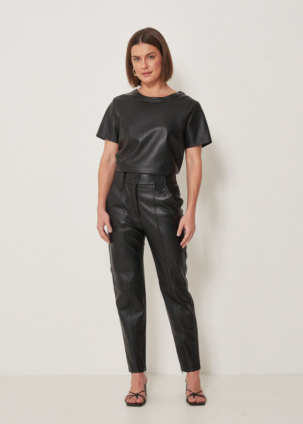 32.20.3304PTO CALÇA COURO RETA - HIGHLINE