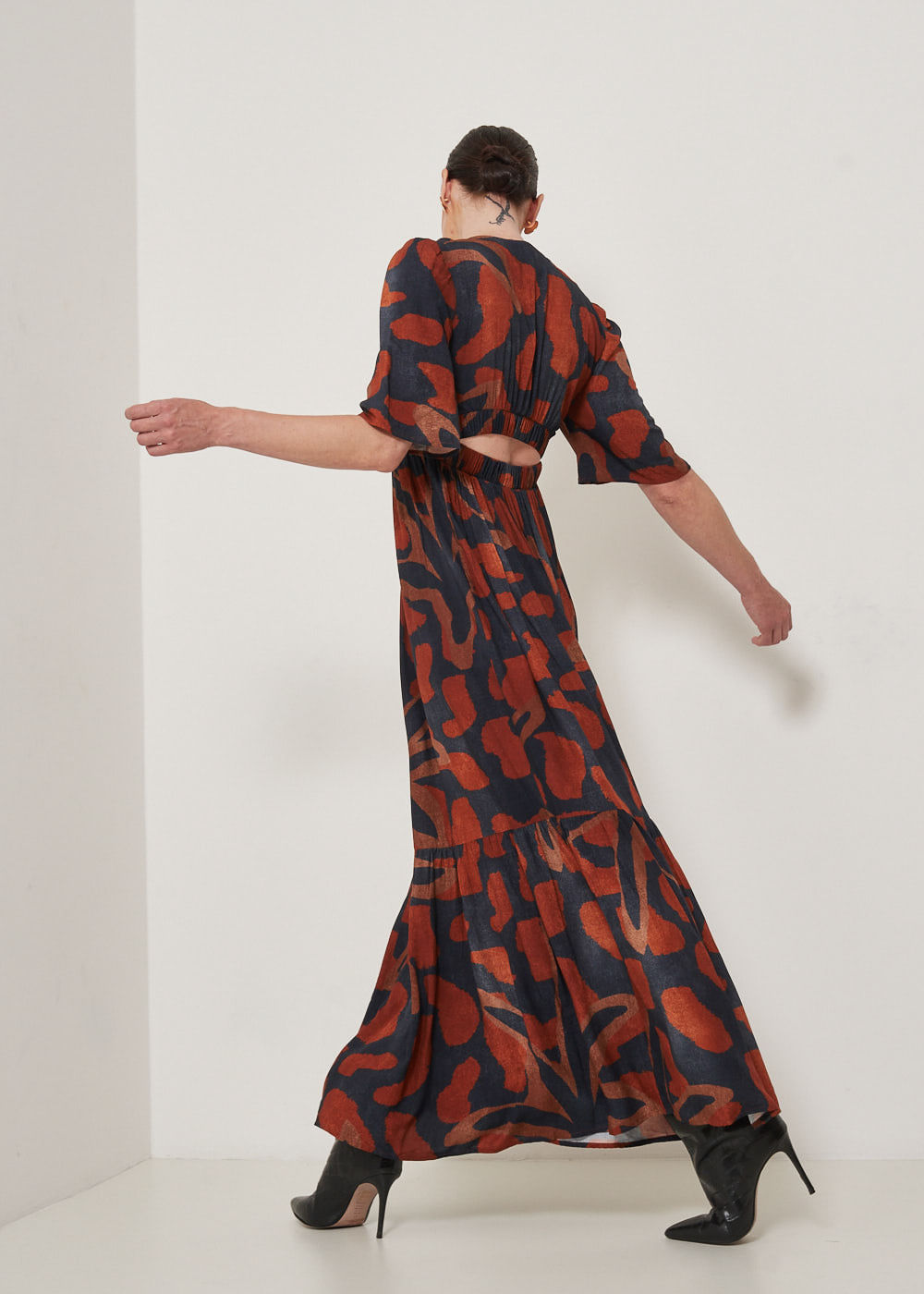 53.50.3303EST VESTIDO LONGUETE ESTAMPA JUNGLE