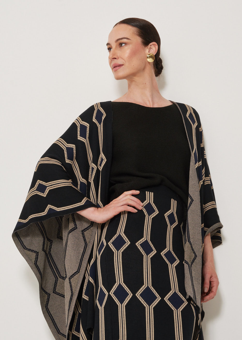 47.60.3302MCR PONCHO TRICOT JACQUARD