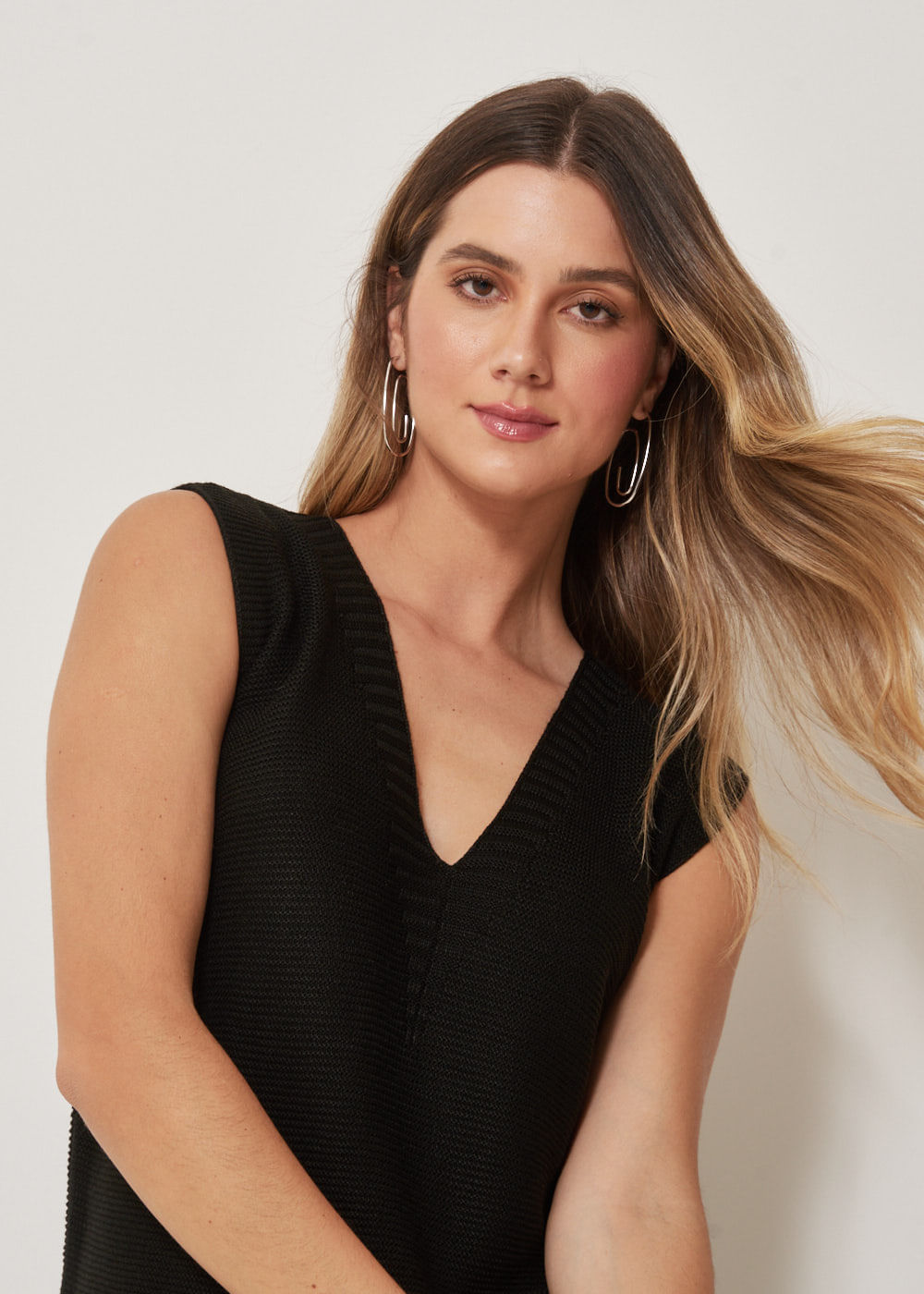 48.50.3301PTO COLETE DE TRICOT DECOTE V