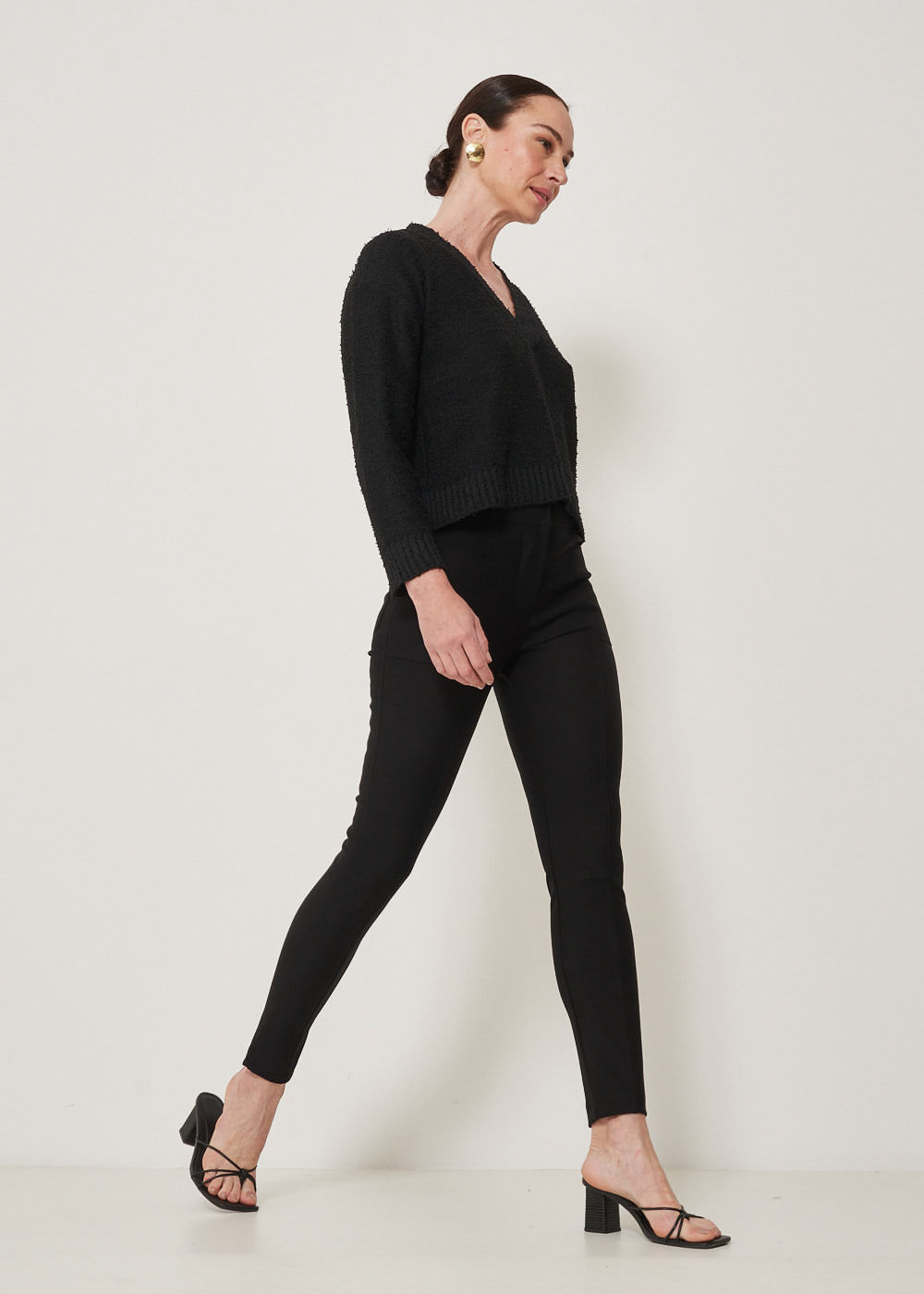 62.20.3301PTO CALÇA LEGGING EM MALHA COM BOLSOS
