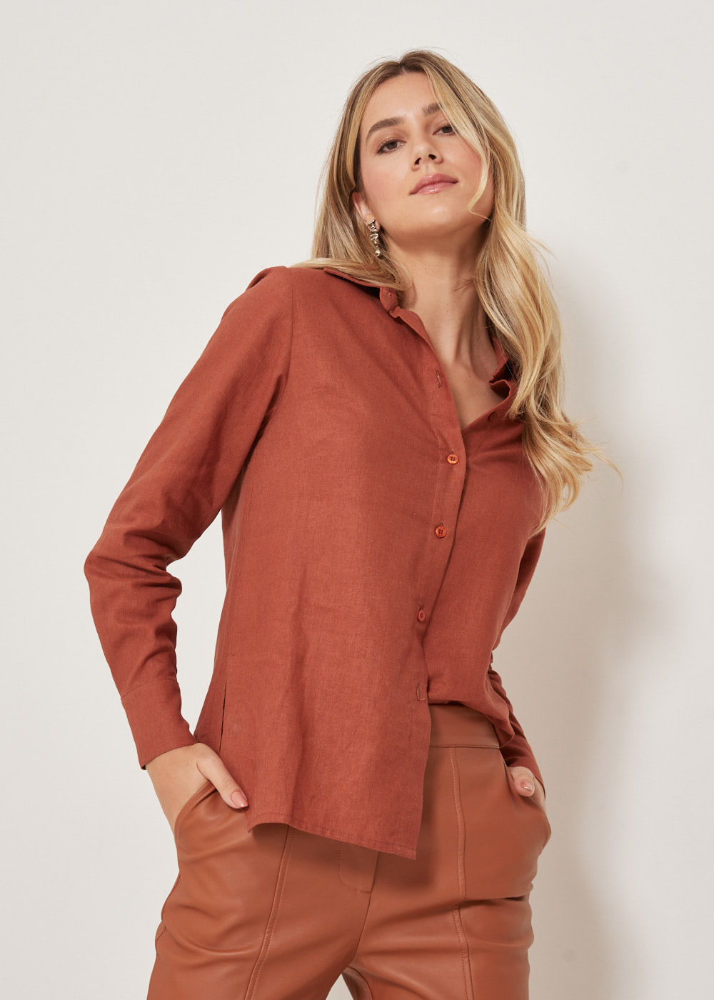 55.40.3317CV1 CAMISA SLIM M/L PREGA DUPLA