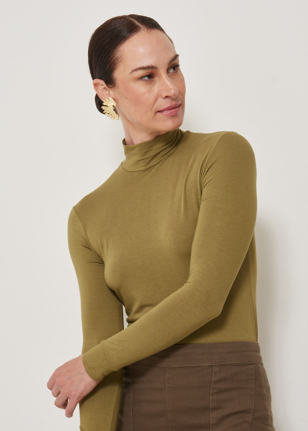 66.10.3302MSG BLUSA MALHA M/LGOLA ALTA BÁSICA