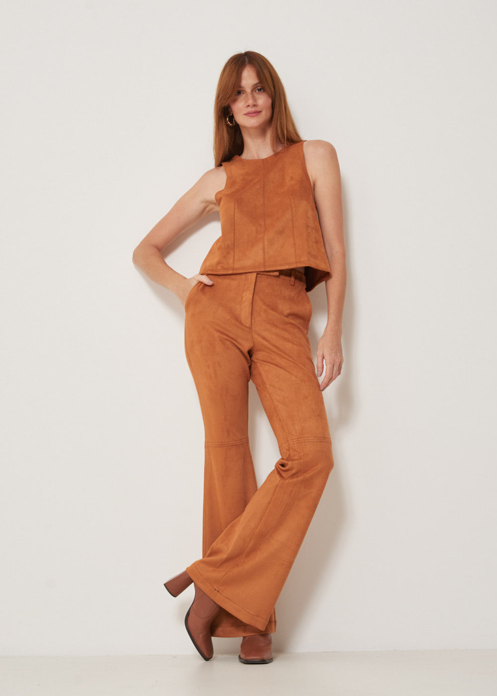 32.20.3305CVO CALÇA FLARE SUEDE