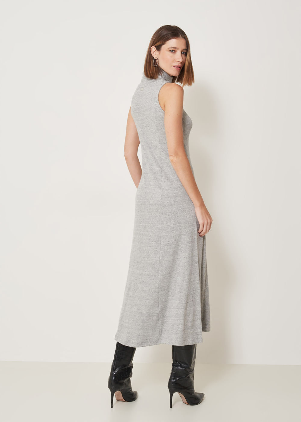 63.11.3304MCE VESTIDO MIDI GOLA ALTA
