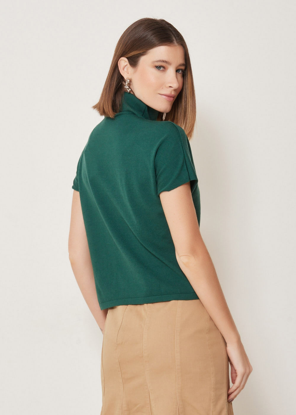47.40.3304FLO BLUSA TRICOT M/C GOLA ALTA ESSENCIAL