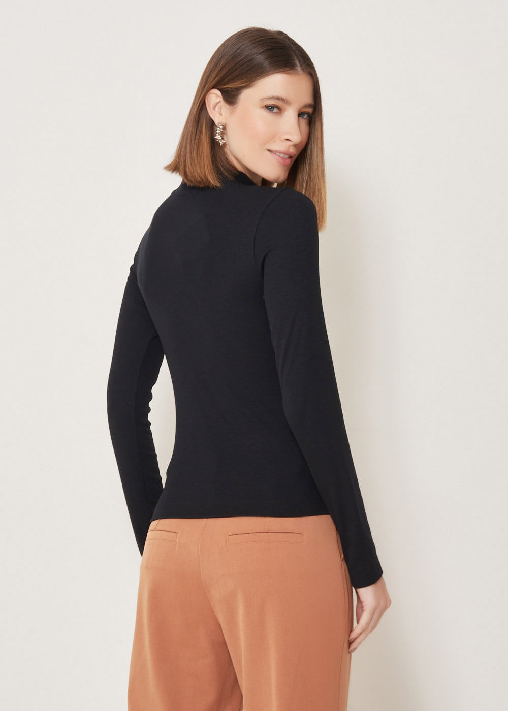66.10.3301PTO BLUSA MANGA LONGA BÁSICA MALHA CANELADA