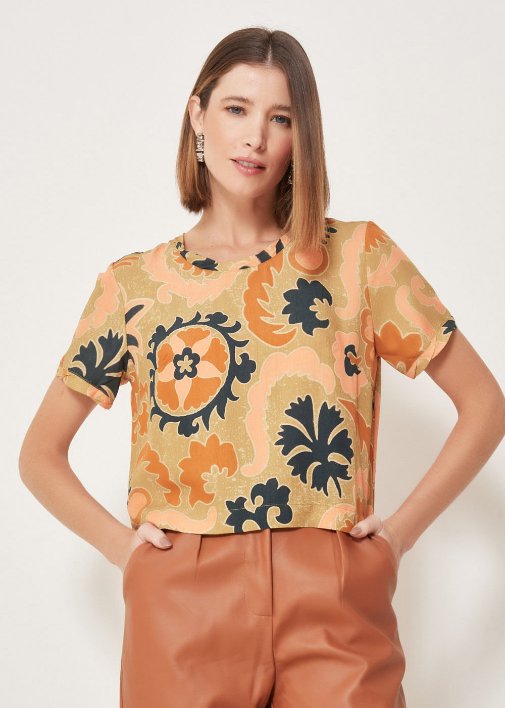 57.20.3307EST BLUSA M/C ESTAMPA ESTAMPA MANDALA