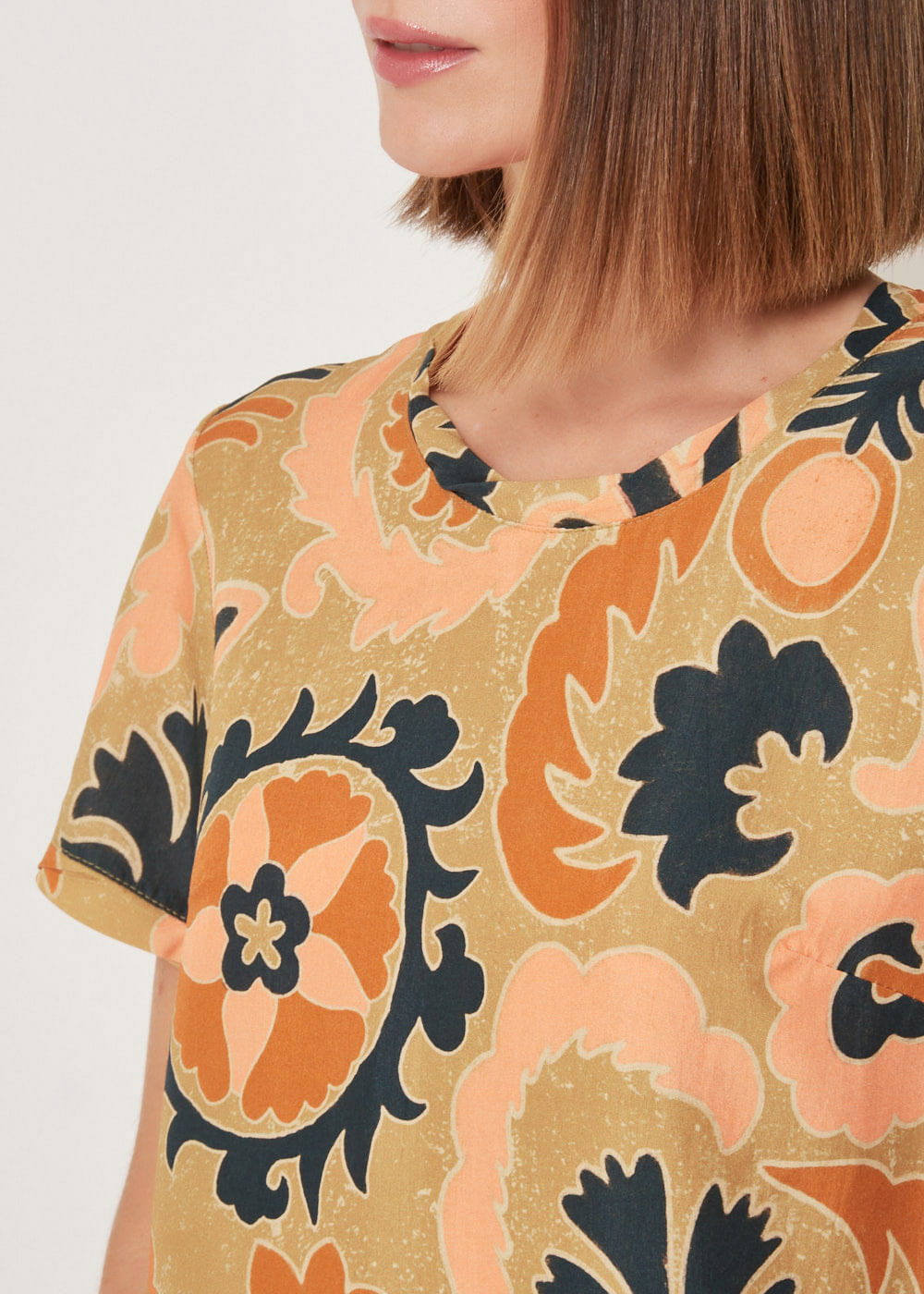 57.20.3307EST BLUSA M/C ESTAMPA ESTAMPA MANDALA