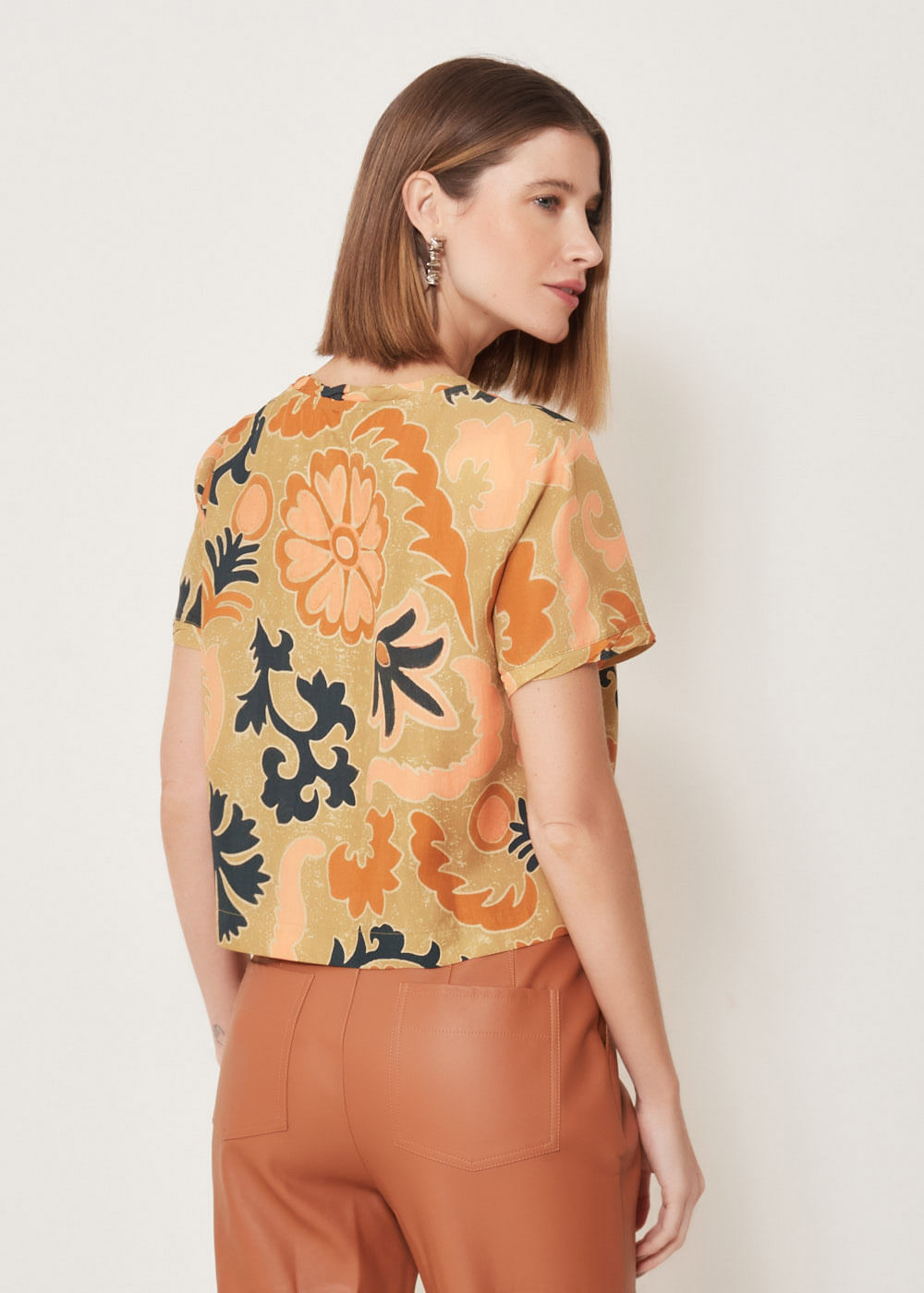 57.20.3307EST BLUSA M/C ESTAMPA ESTAMPA MANDALA