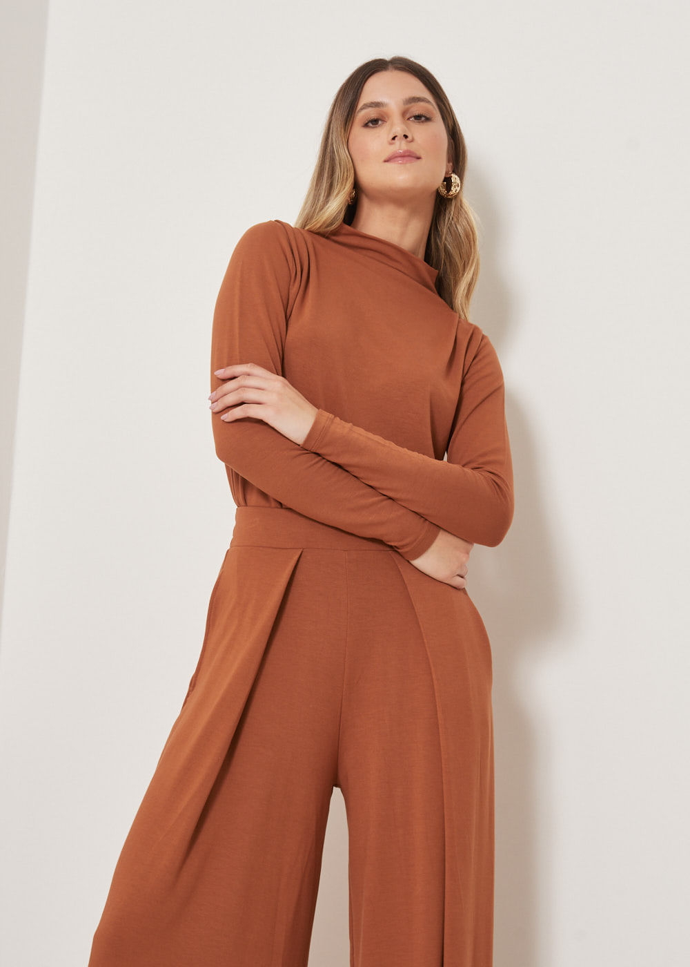 66.40.3308CVO BLUSA MALHA  M/L DETALHE PREGAS