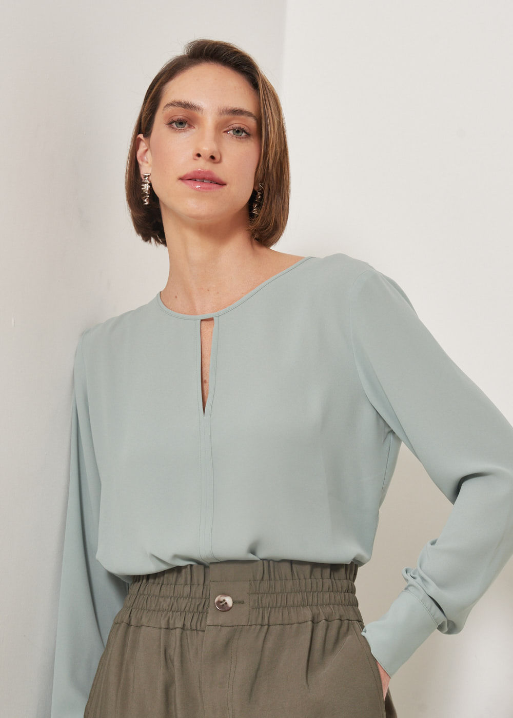 56.40.3310SLV BLUSA CHIFFON M/L DETALHE VAZADO
