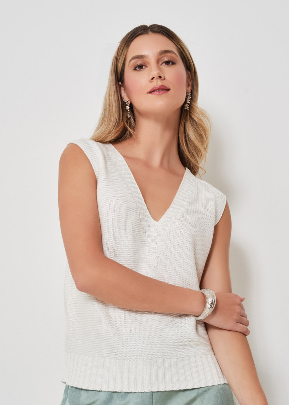 48.50.3301OFW COLETE DE TRICOT DECOTE V