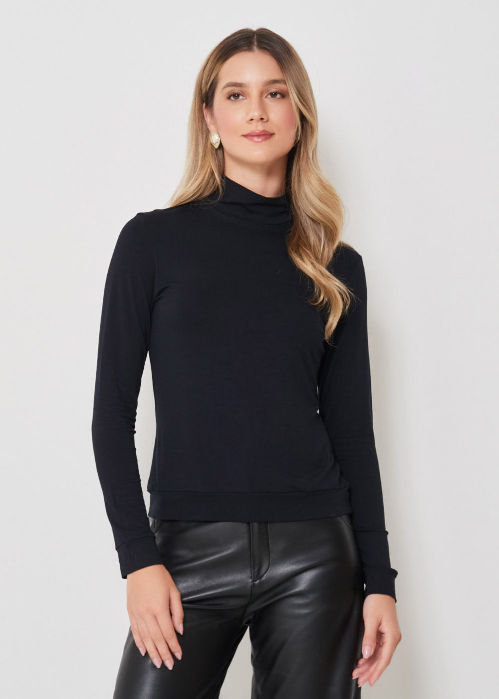 66.10.3302PTO BLUSA MALHA M/LGOLA ALTA BÁSICA