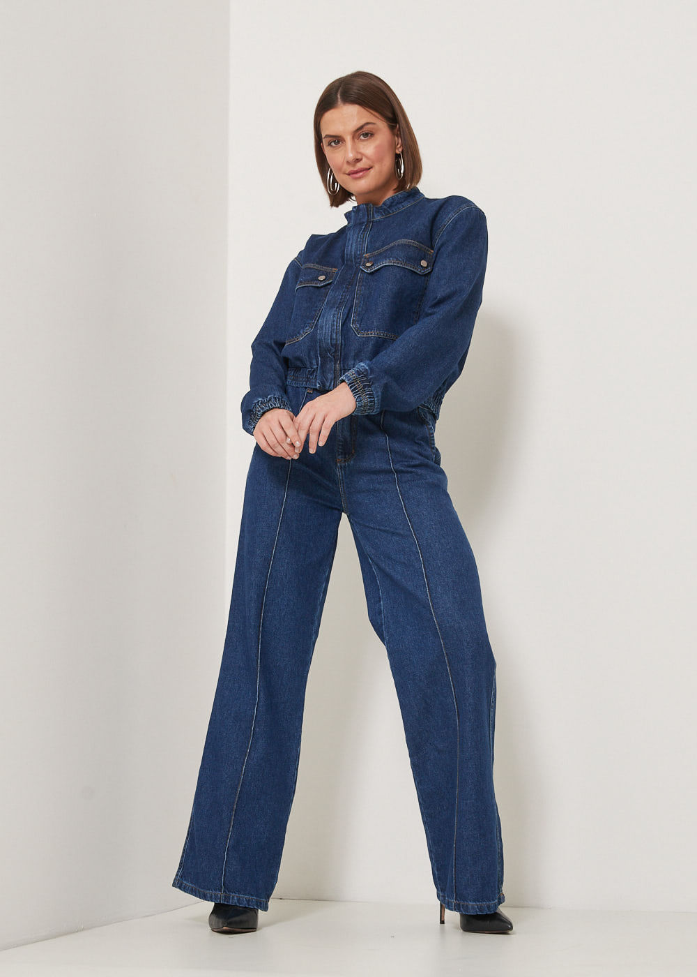 12.25.3303DES CALÇA WIDE LEG RECORTE FRONTAL