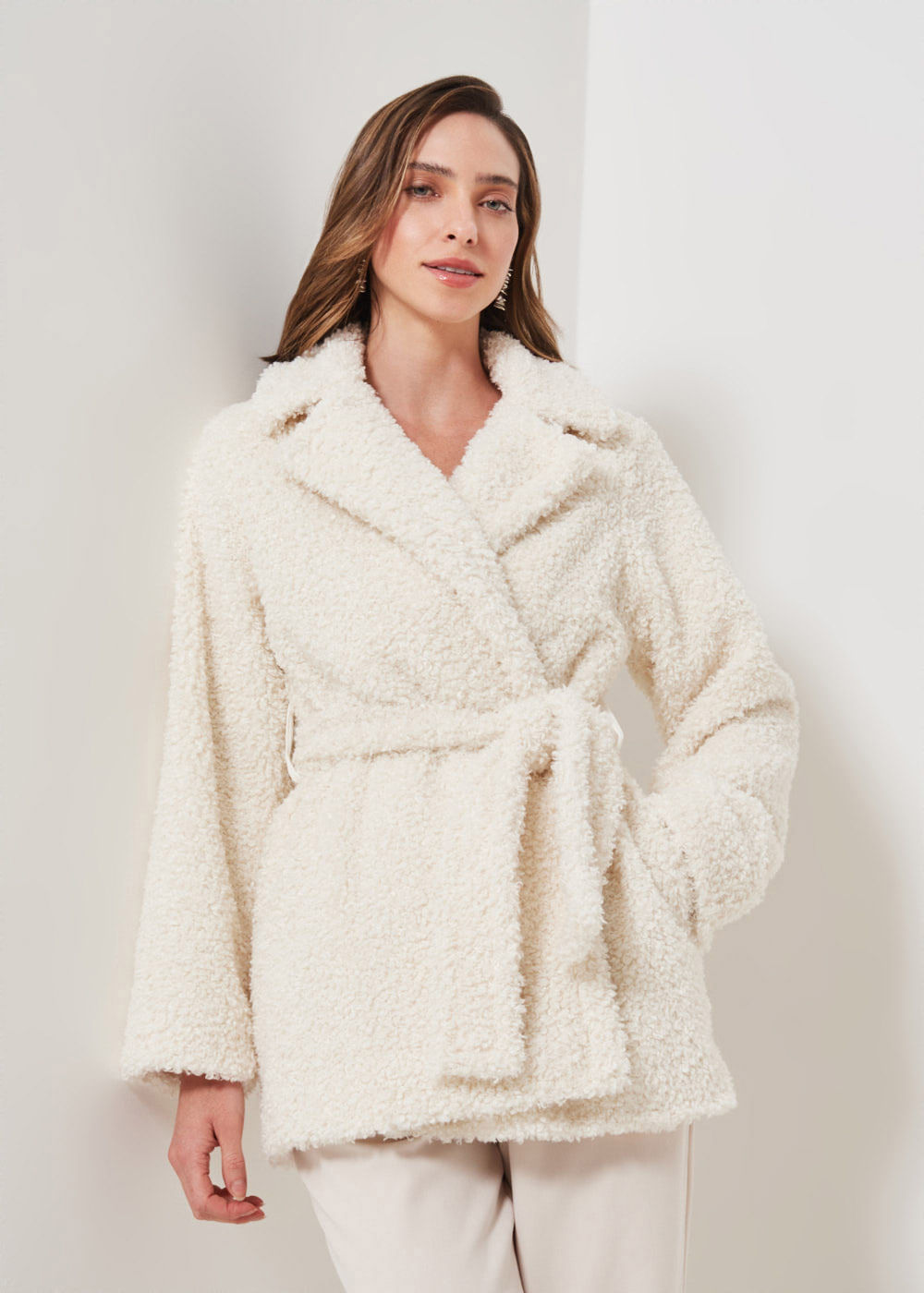 51.40.3304OFW CASACO FUR CARNEIRO FAIXA AMARRAÇÃO