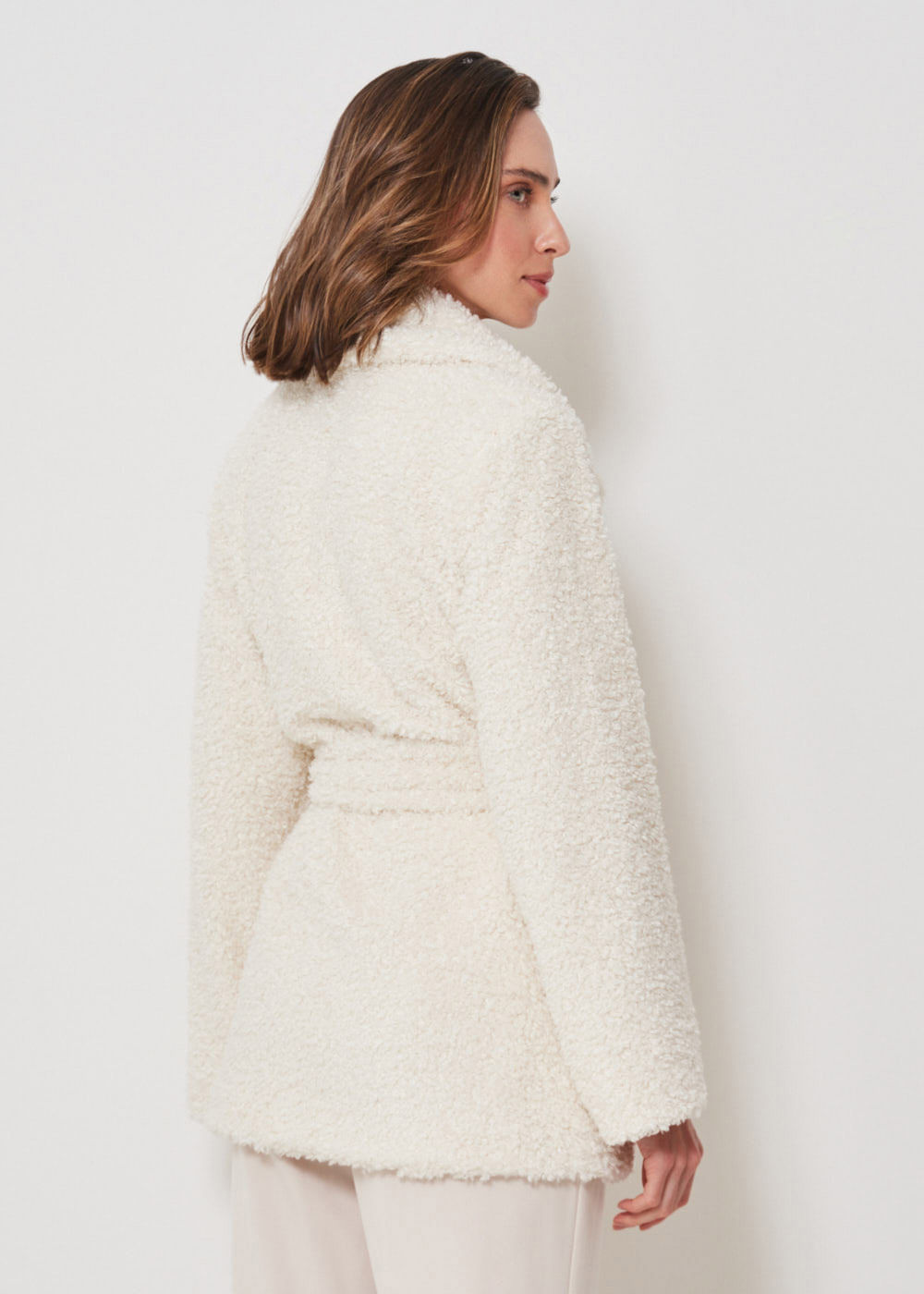 51.40.3304OFW CASACO FUR CARNEIRO FAIXA AMARRAÇÃO