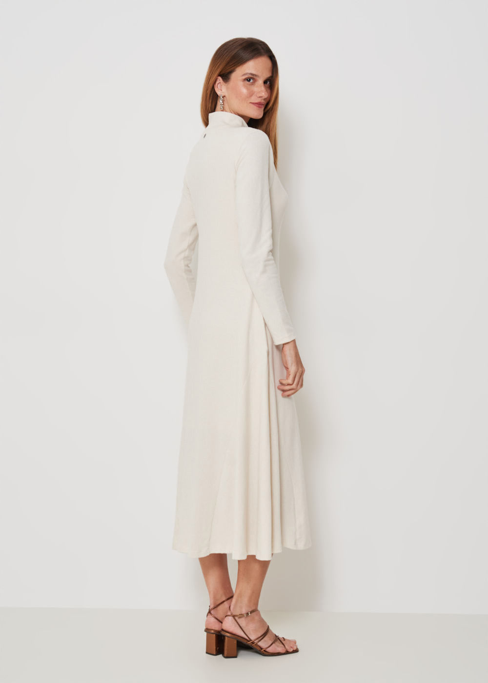 63.13.3301OFW VESTIDO MIDI DE MALHA GOLA TRANSPASSADA