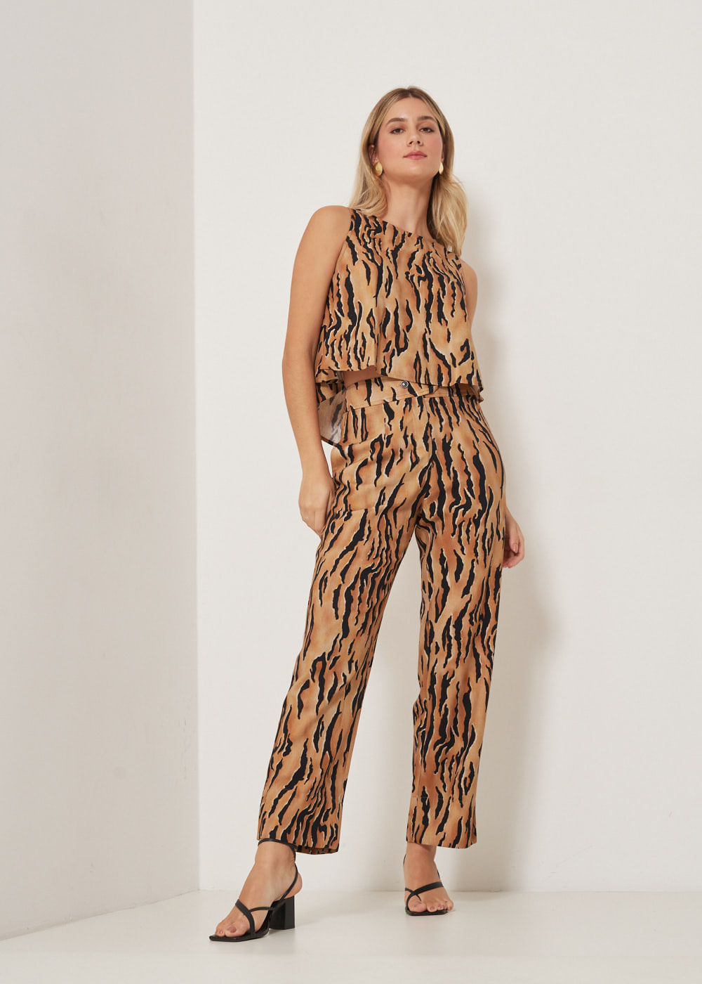 52.21.3306EST CALÇA RETA ESTAMPA SAFARI TIGER