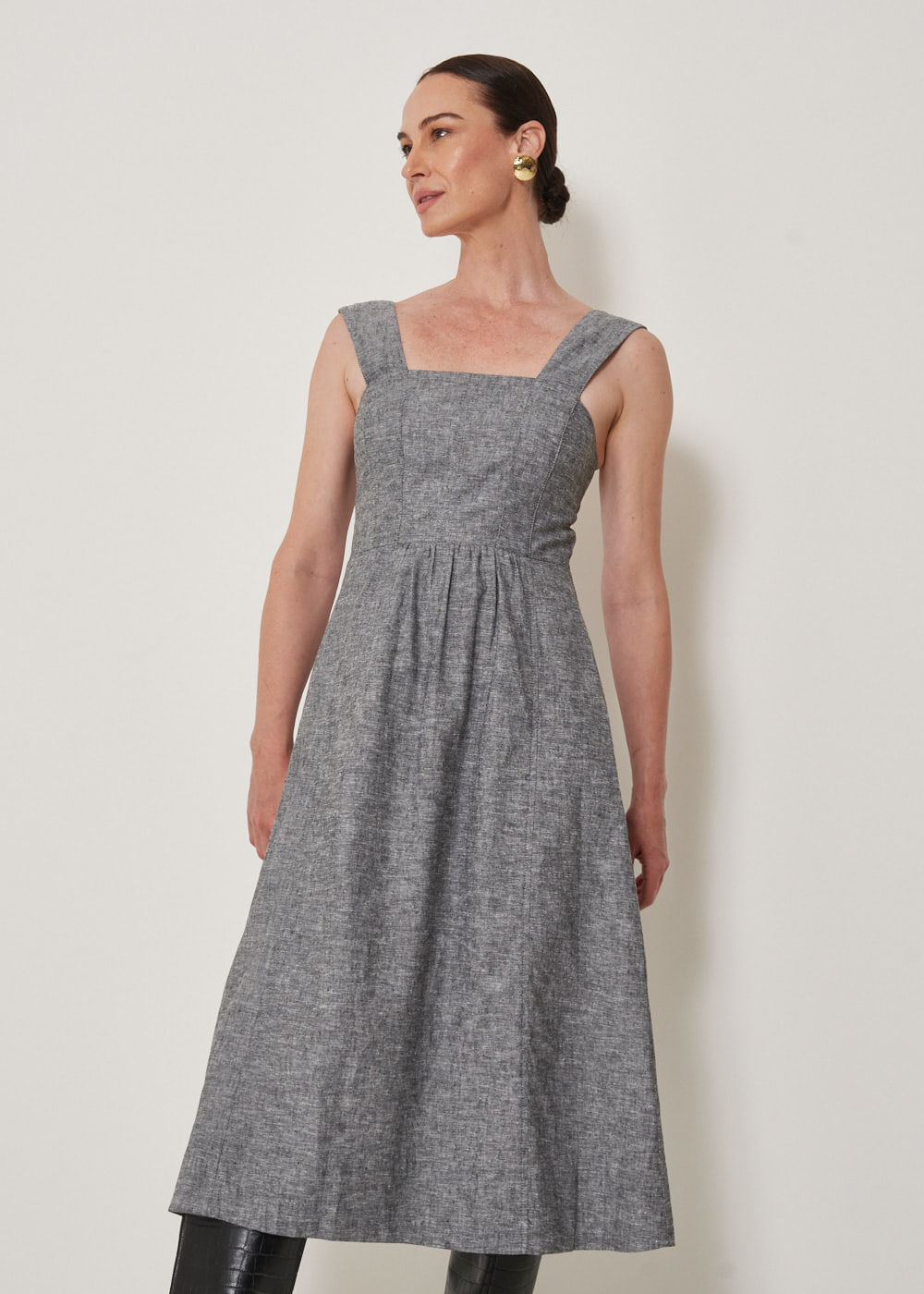 23.10.3304CIM VESTIDO MIDI LINHO DECOTE QUADRADO