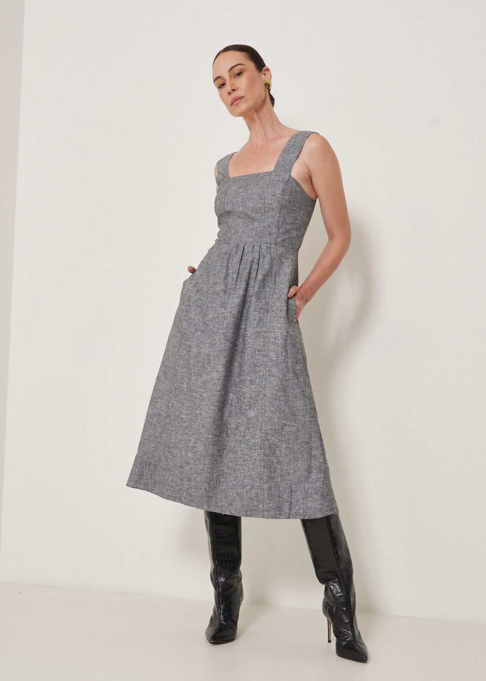 23.10.3304CIM VESTIDO MIDI LINHO DECOTE QUADRADO