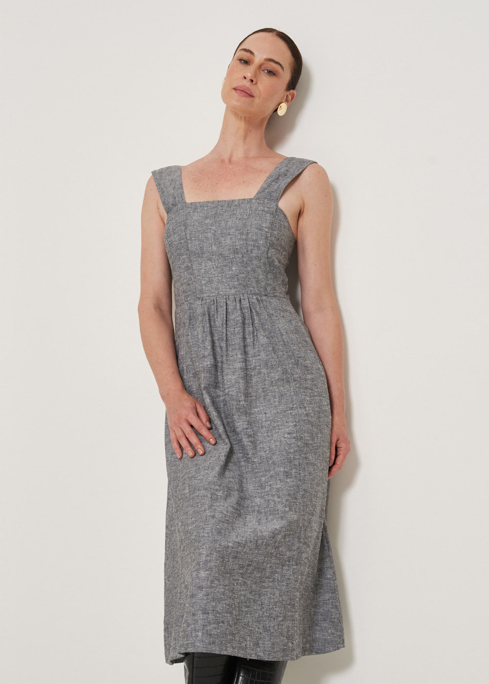 23.10.3304CIM VESTIDO MIDI LINHO DECOTE QUADRADO