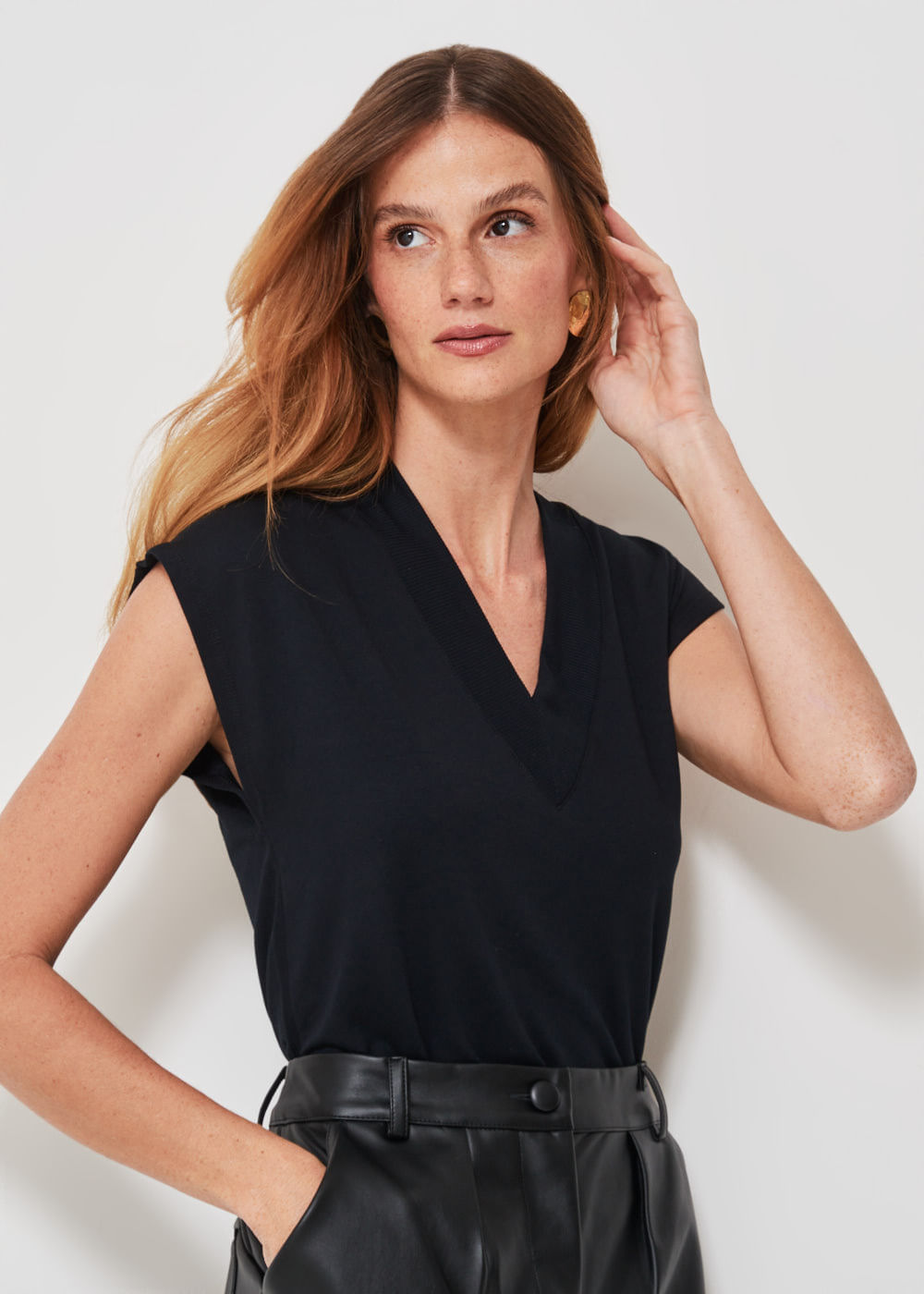 67.40.3306PTO BLUSA M/C GOLA V EM RIBANA