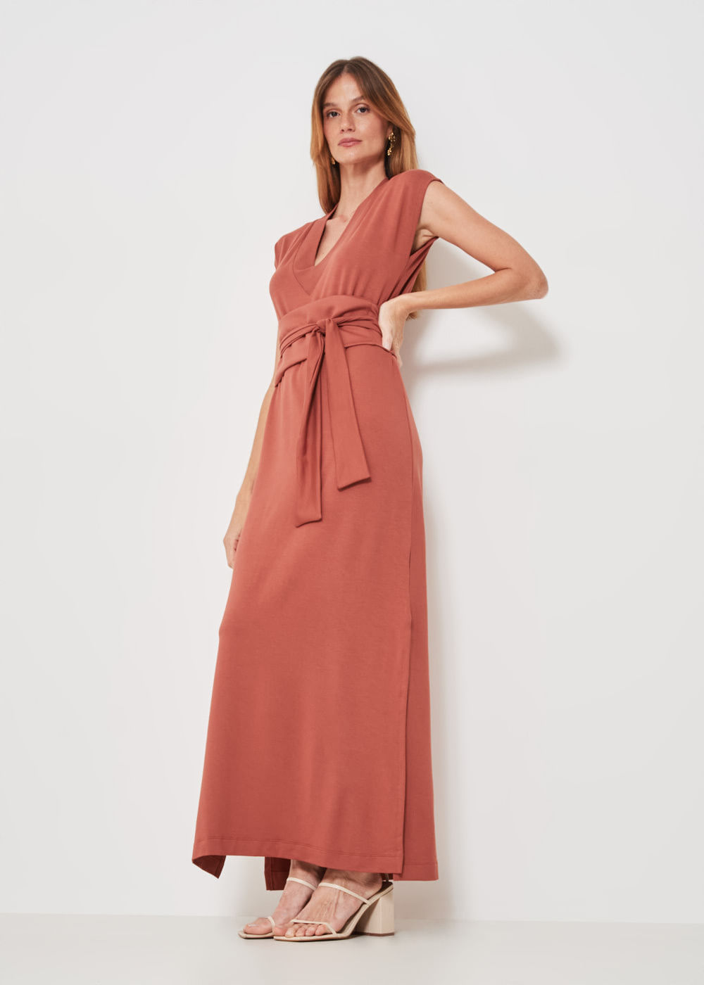 63.40.3303CVO VESTIDO LONGO DECOTE V GOLA RIBANA
