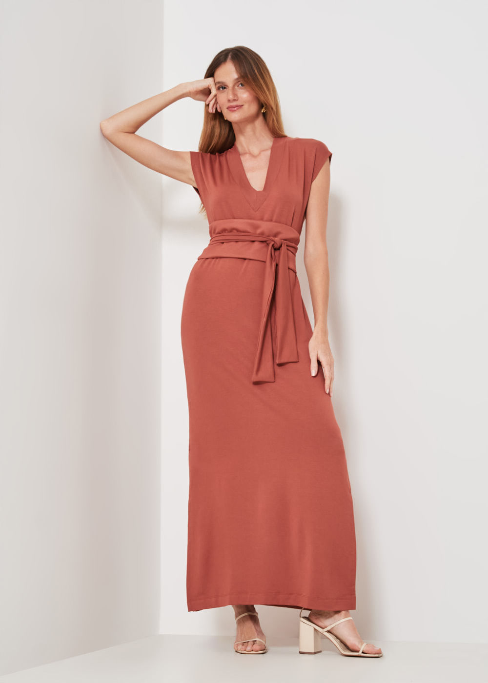 63.40.3303CVO VESTIDO LONGO DECOTE V GOLA RIBANA