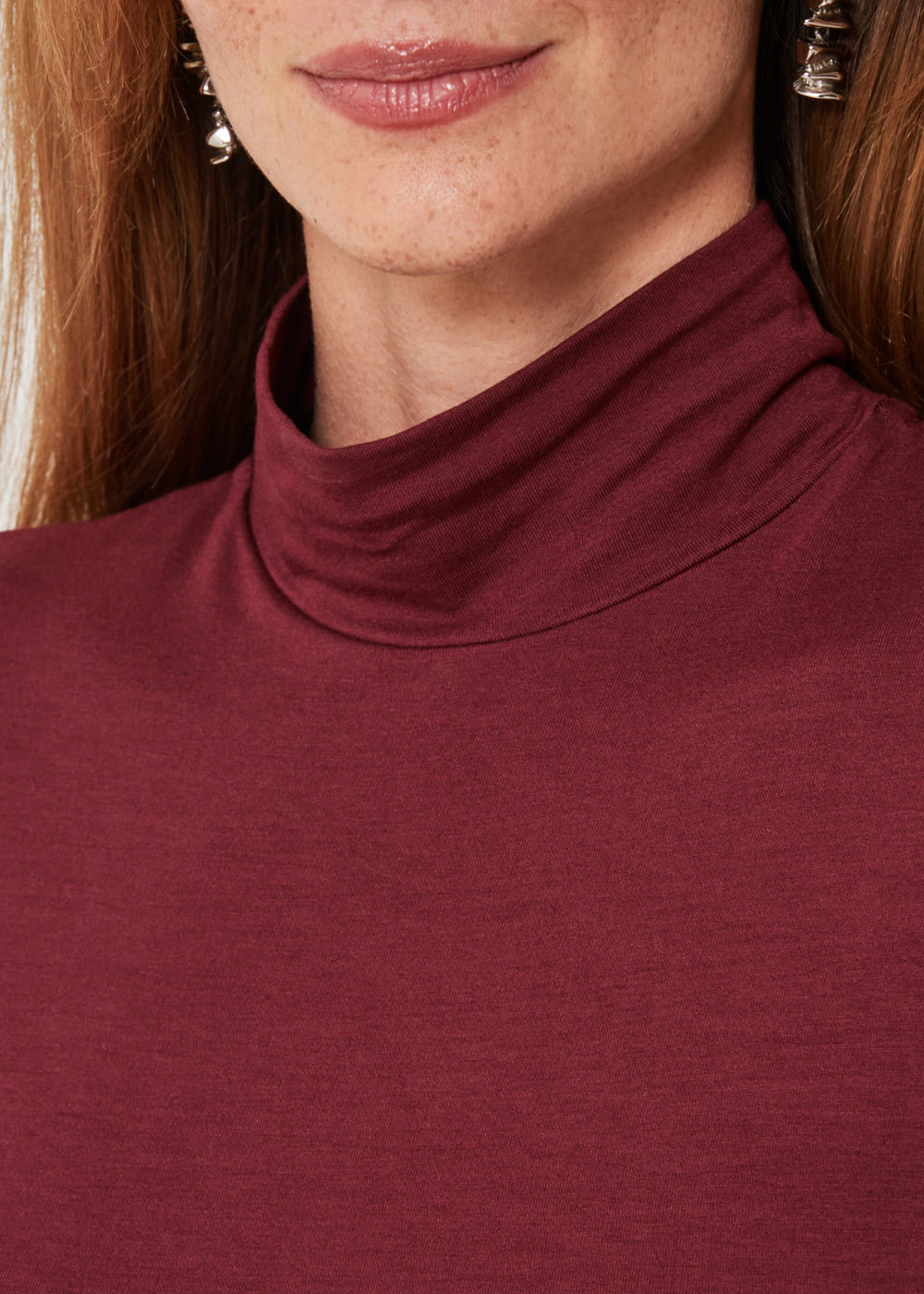 66.10.3302VN1 BLUSA MALHA M/LGOLA ALTA BÁSICA